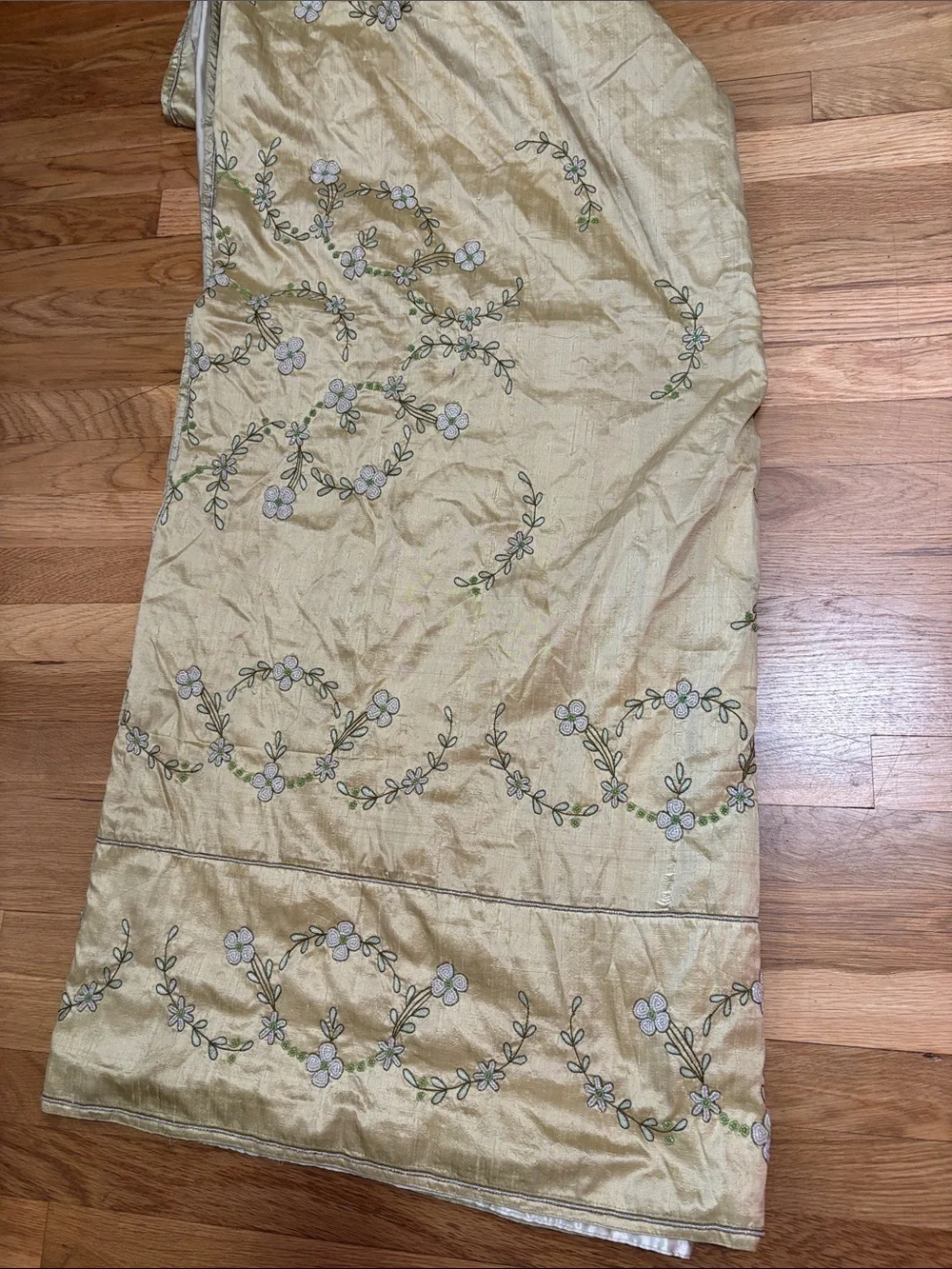 Passion For India Embroidered Gold Cream Floral Tablecloth Silk